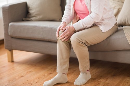 Knee Osteoarthritis: Replacement Surgery or Conservative Care?